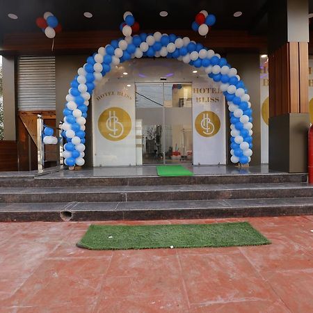 Hotel Bliss Zirakpur Екстериор снимка