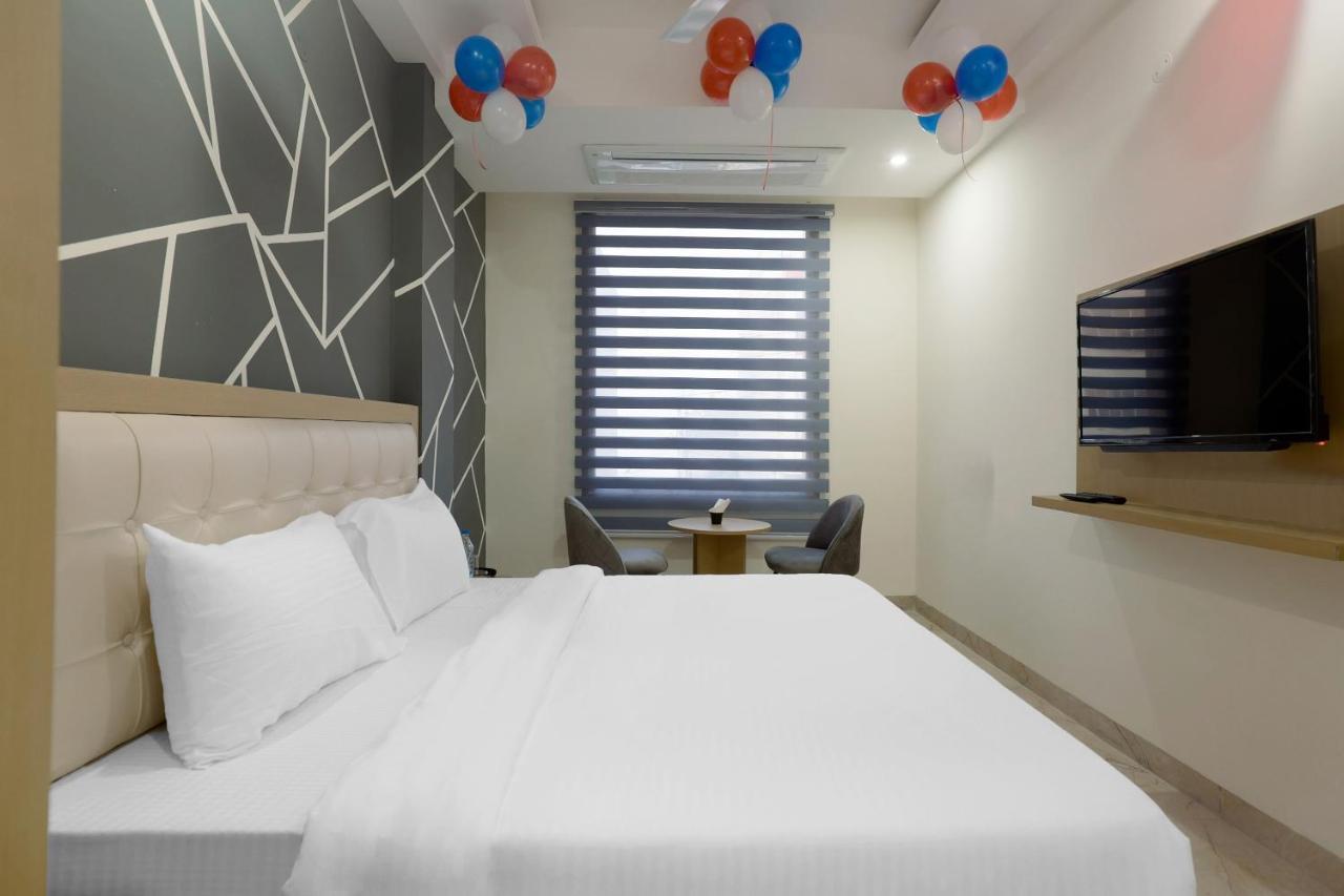 Hotel Bliss Zirakpur Екстериор снимка