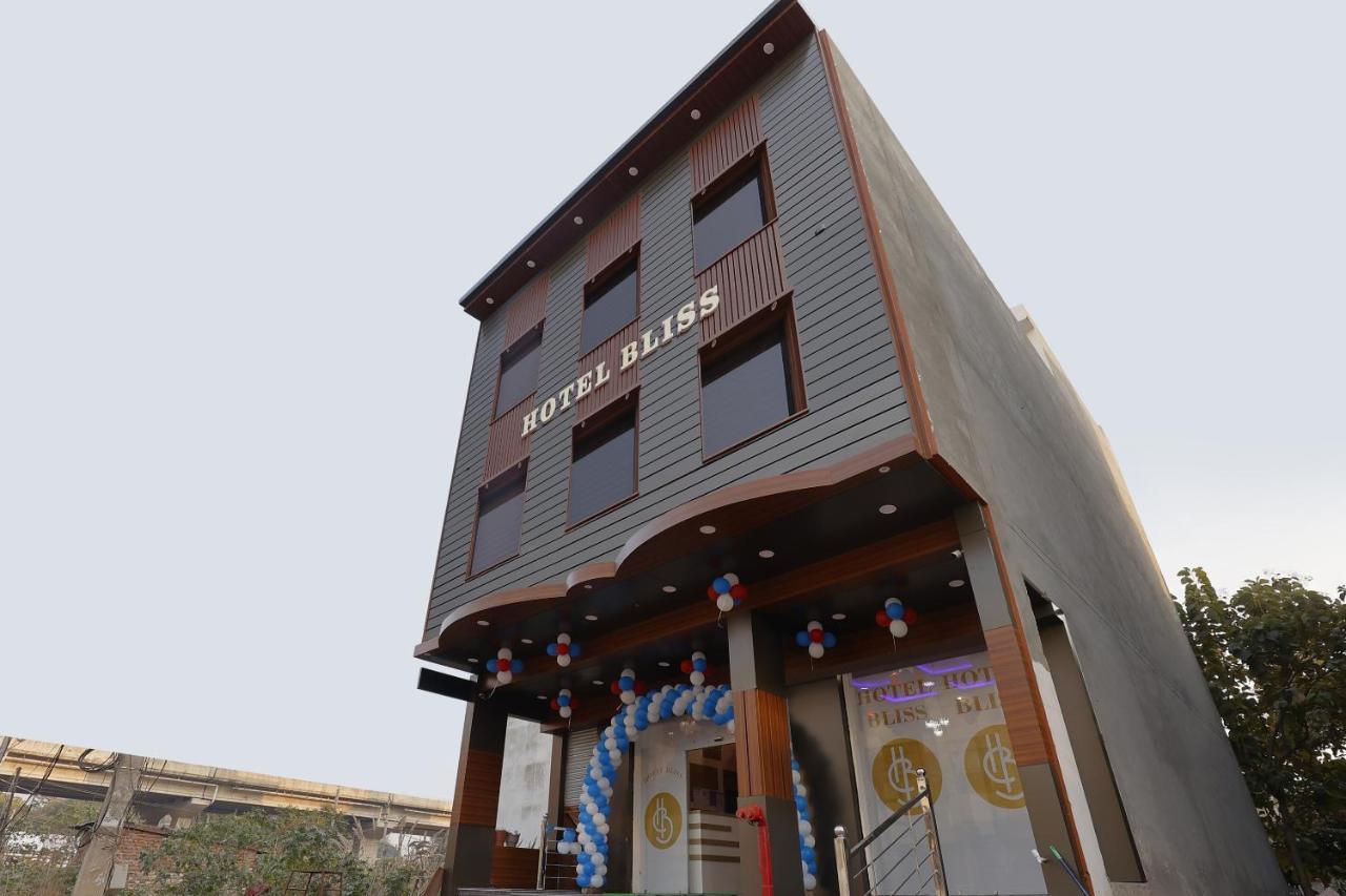 Hotel Bliss Zirakpur Екстериор снимка