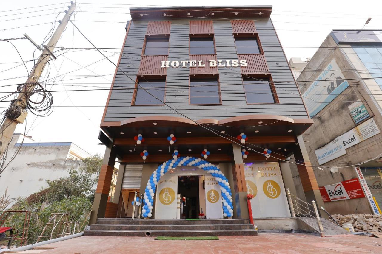 Hotel Bliss Zirakpur Екстериор снимка