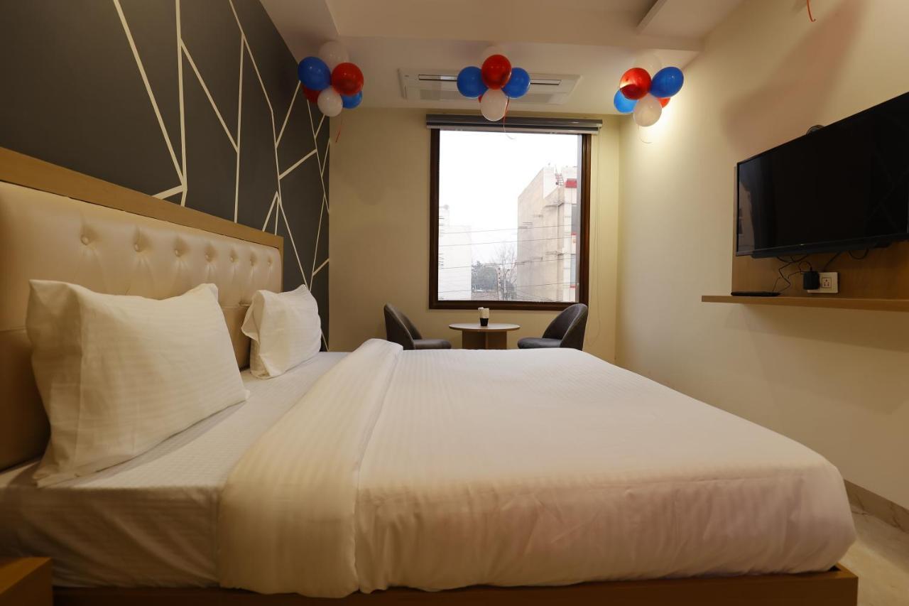 Hotel Bliss Zirakpur Екстериор снимка
