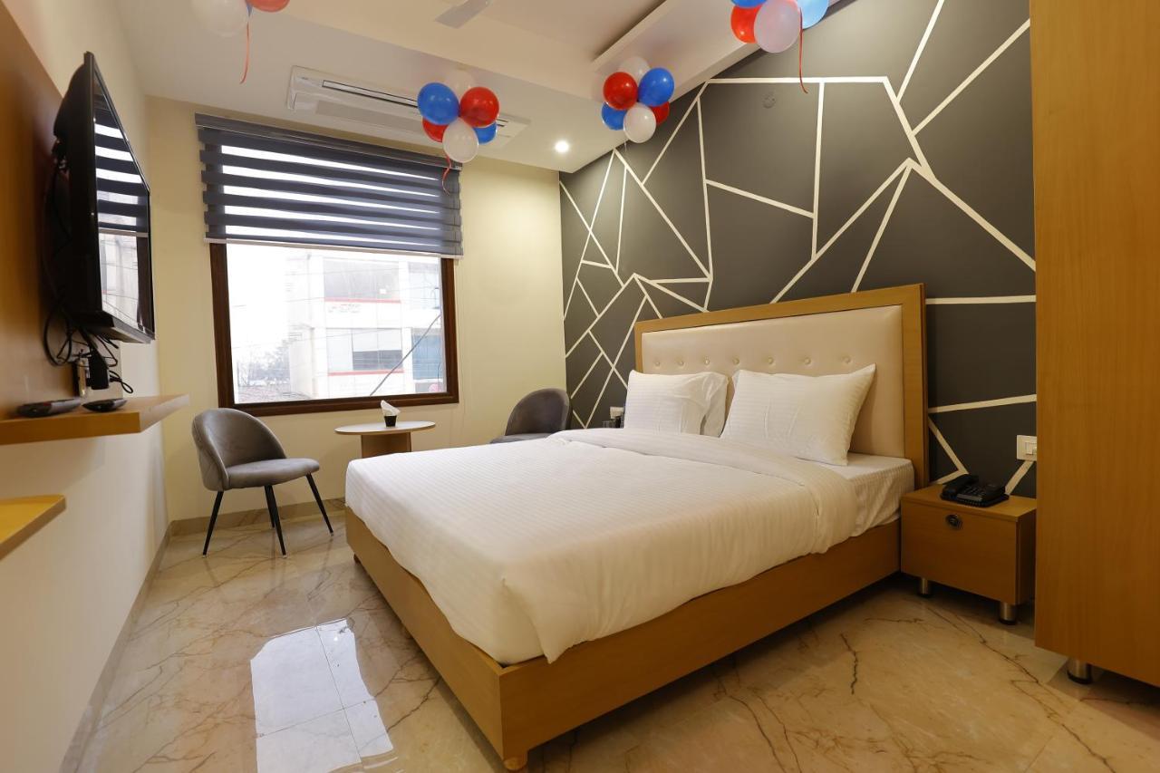 Hotel Bliss Zirakpur Екстериор снимка