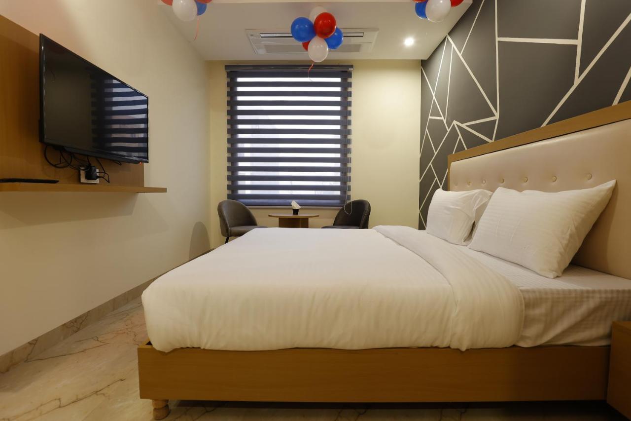 Hotel Bliss Zirakpur Екстериор снимка